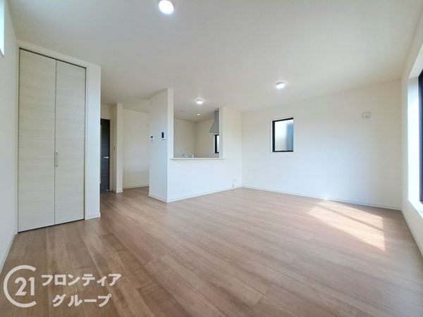 大阪府八尾市東山本町７丁目　新築一戸建て　2期　３号棟