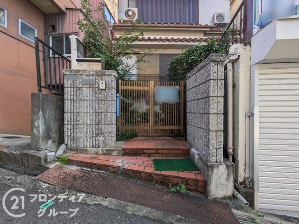 東大阪市東石切町４丁目　中古一戸建て