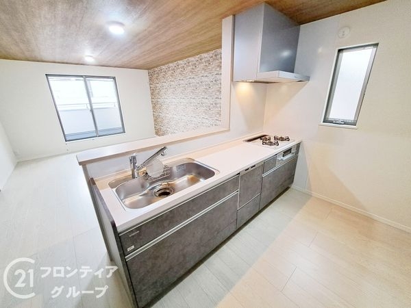 東大阪市鳥居町　新築一戸建て