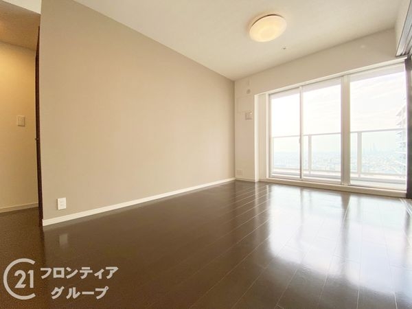 メガシティタワーズ　THE　EAST　中古マンション