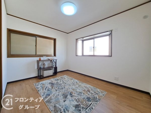 東大阪市新鴻池町の中古一戸建て