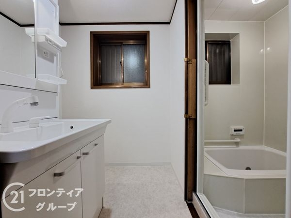 東大阪市新鴻池町の中古一戸建て