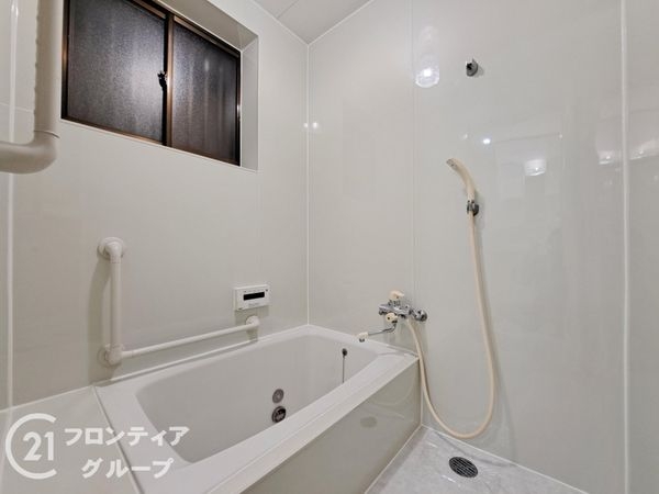 東大阪市新鴻池町　中古一戸建て