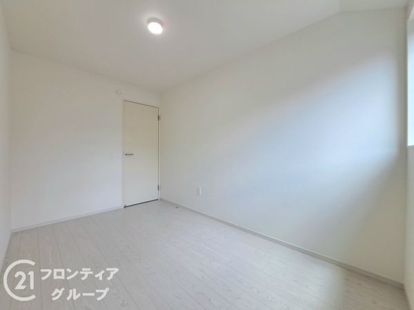 東大阪市菱屋西５丁目　新築一戸建て　１期　２号棟