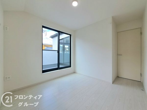 東大阪市菱屋西５丁目　新築一戸建て　１期　２号棟