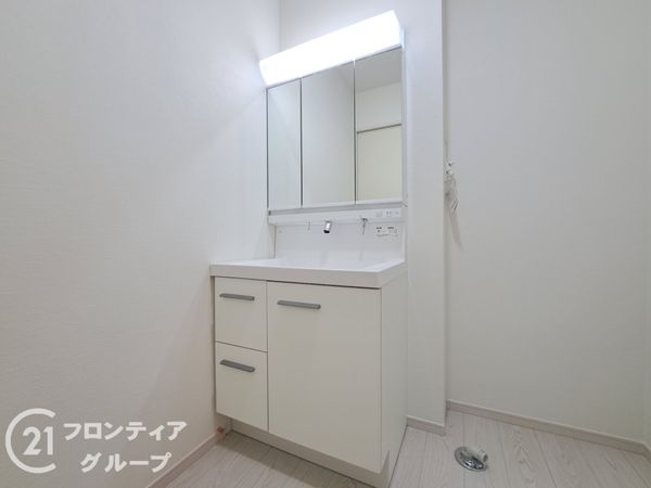 東大阪市菱屋西５丁目　新築一戸建て　１期　２号棟