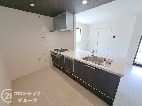 東大阪市菱屋西５丁目　新築一戸建て　１期　２号棟