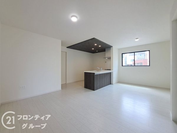 東大阪市菱屋西５丁目　新築一戸建て　１期　２号棟