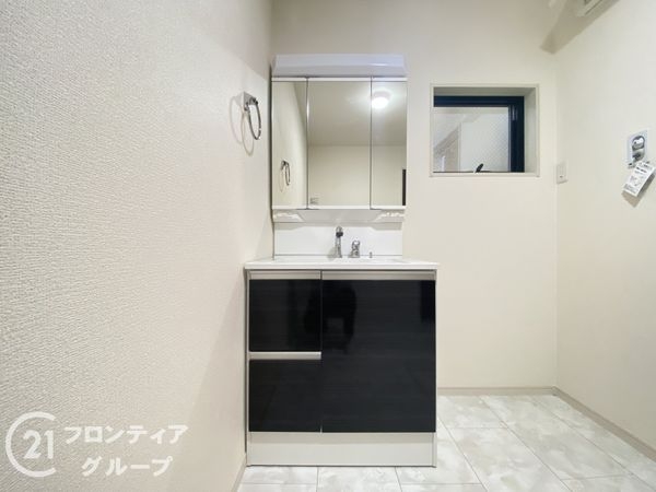 東大阪市新鴻池町　新築一戸建て　全１区画