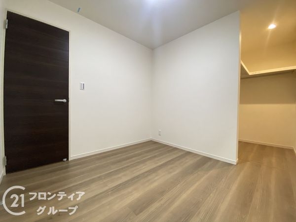 東大阪市新鴻池町　新築一戸建て　全１区画