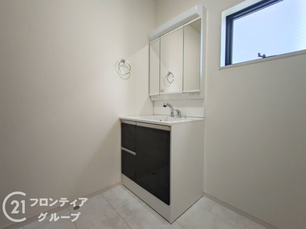 東大阪市金岡１丁目　新築一戸建て　３期　２号棟