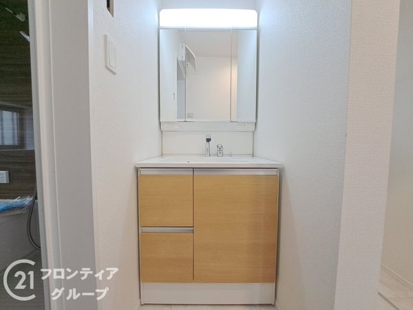 八尾市明美町１丁目　新築一戸建て　2号棟
