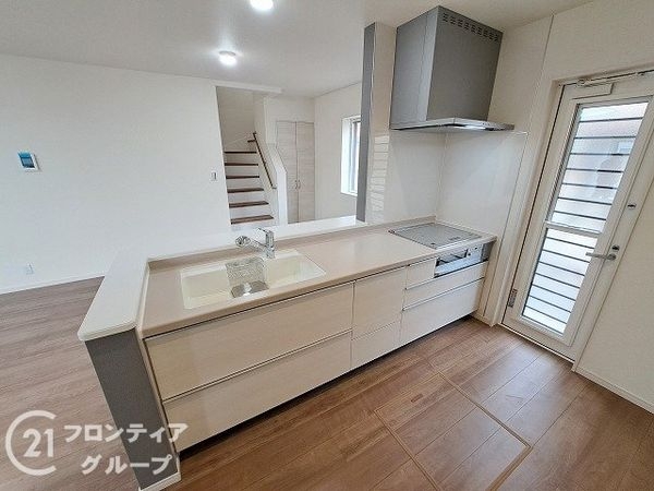 東大阪市池島町１丁目　新築一戸建て　１０号棟