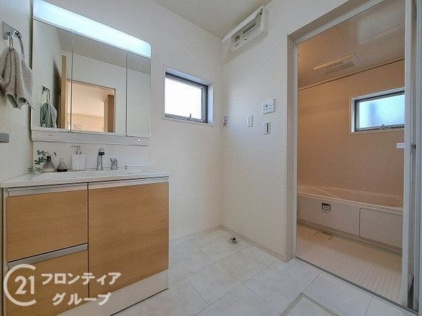 東大阪市池島町１丁目　新築一戸建て　１号棟