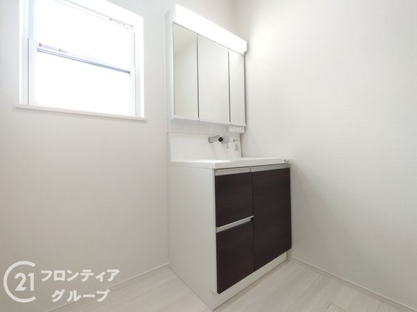 東大阪市角田３丁目　新築一戸建て　第３　２号棟