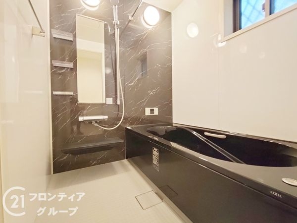 東大阪市岸田堂西１丁目　中古一戸建て
