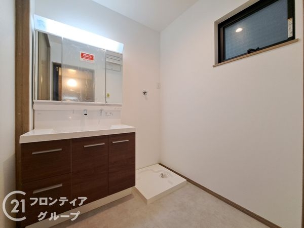 東大阪市大蓮南４丁目　新築一戸建て