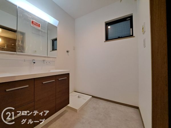 東大阪市大蓮南４丁目　新築一戸建て