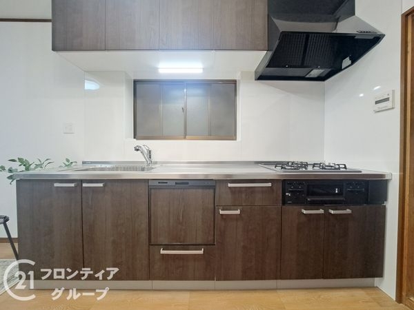 東大阪市新鴻池町　中古一戸建て