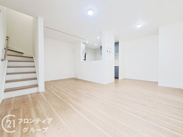 東大阪市長堂３丁目　新築一戸建て