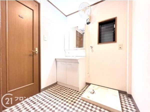 東大阪市柏田西1丁目の中古一戸建て(洗面台・洗面所)