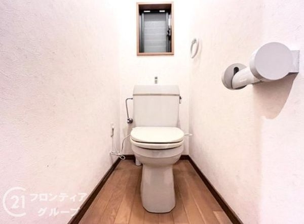 東大阪市柏田西1丁目の中古一戸建て(トイレ)