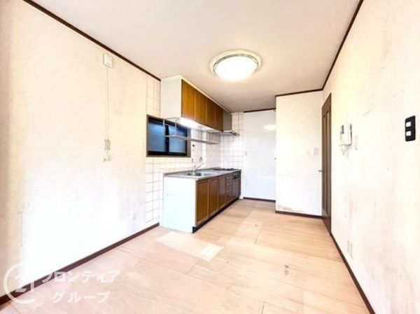 東大阪市柏田西1丁目の中古一戸建て(リビング)