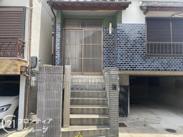 東大阪市日下町８丁目の中古一戸建て
