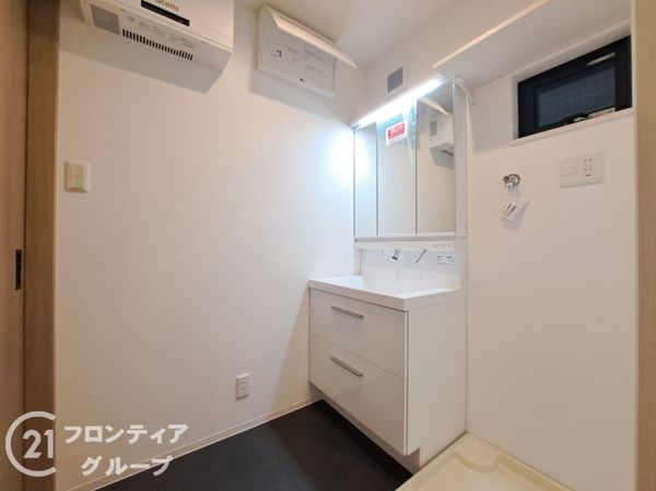 東大阪市中小阪１丁目　新築一戸建て　２号棟