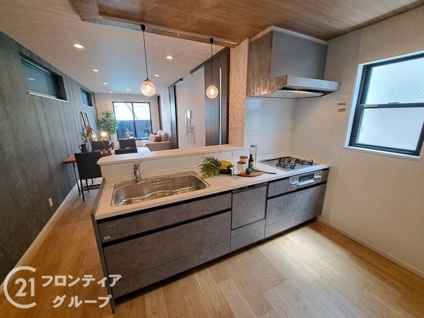 東大阪市中小阪１丁目　新築一戸建て　１号棟