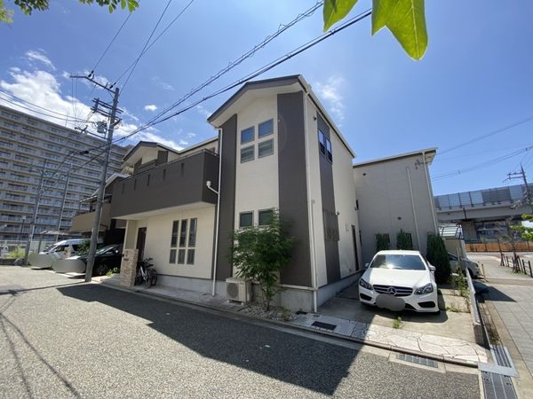 大阪市平野区長吉出戸８丁目　中古一戸建て