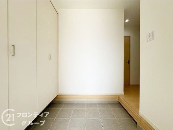 大阪市平野区瓜破3丁目の中古一戸建て(玄関)