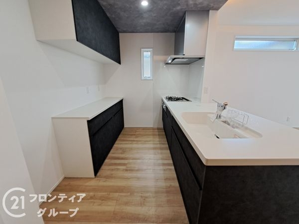 八尾市高美町2丁目 新築一戸建て(キッチン)