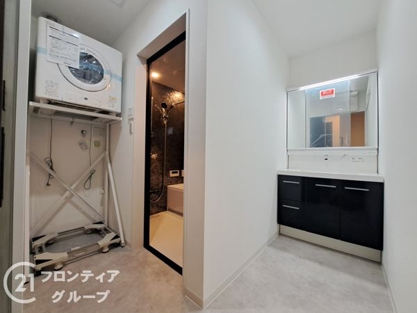 八尾市高美町2丁目 新築一戸建て(洗面台・洗面所)