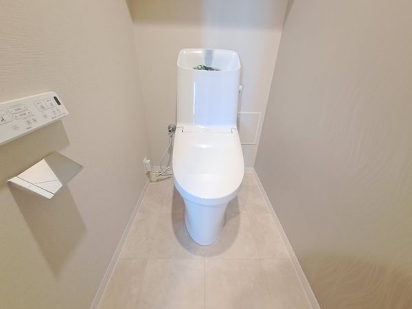 メガシティタワーズ ザ・イースト 中古マンション(トイレ)