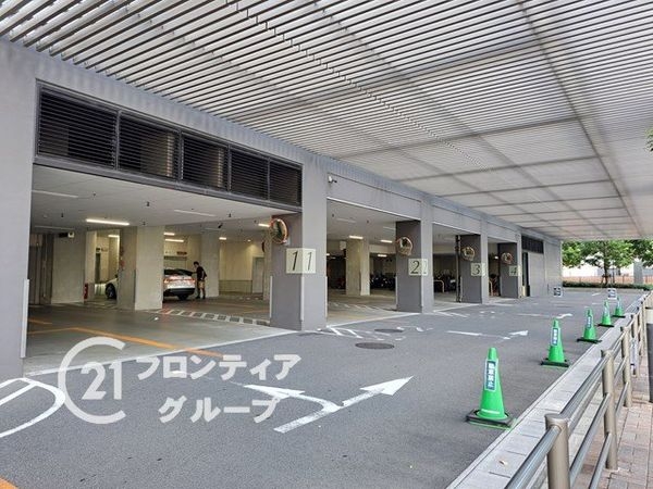 メガシティタワーズ　ザ　ウエスト　中古マンション