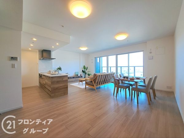 メガシティタワーズ　ザ　ウエスト　中古マンション