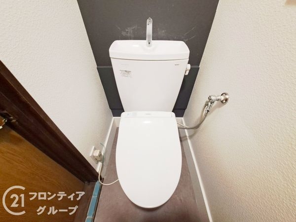 大阪市平野区瓜破4丁目の中古一戸建て(トイレ)