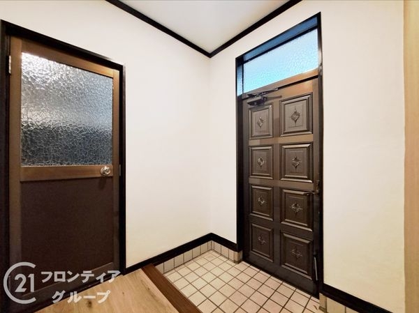 大阪市平野区瓜破4丁目の中古一戸建て(玄関)