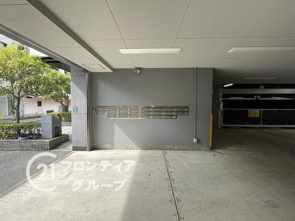 エスリード鴻池 中古マンション(駐車場)