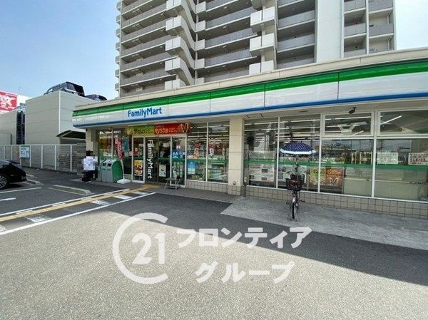 ローレルスクエア近鉄吉田２番館　中古マンション(ファミリーマート吉田駅南店)