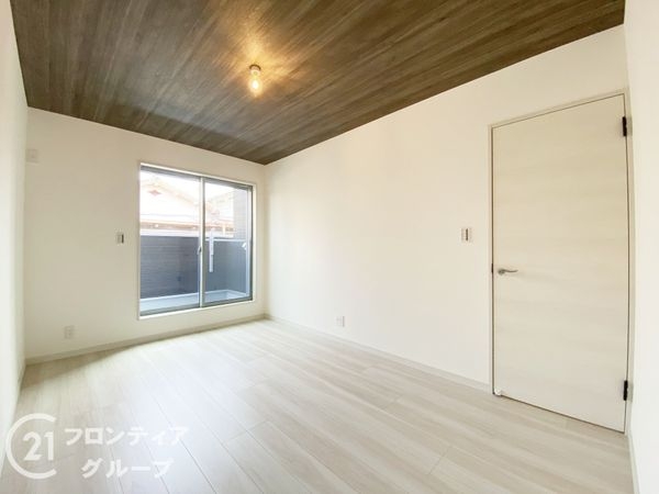 東大阪市東鴻池町５丁目　新築一戸建て　全１区画