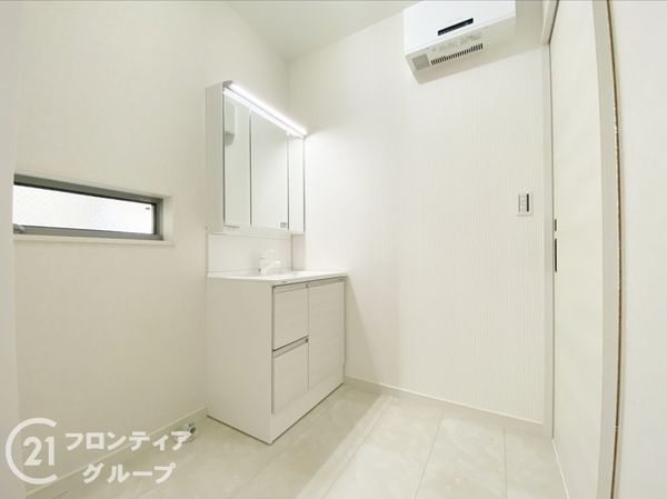 東大阪市東鴻池町５丁目　新築一戸建て　全１区画
