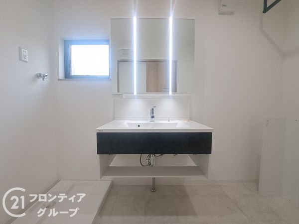 東大阪市若江西新町３丁目　新築一戸建て　A号棟