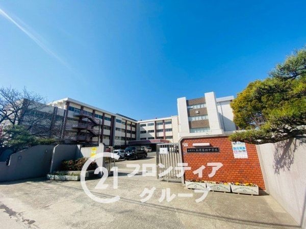 松原市松ケ丘２丁目の中古一戸建て(松原市立松原第四中学校)