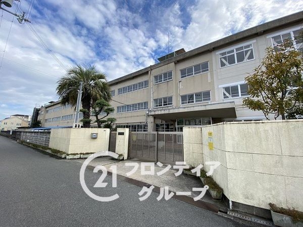 松原市三宅西２丁目の中古一戸建て(松原市立松原第二中学校)