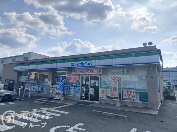 東大阪市吉田４丁目の中古一戸建て(ファミリーマート東大阪吉田下島店)
