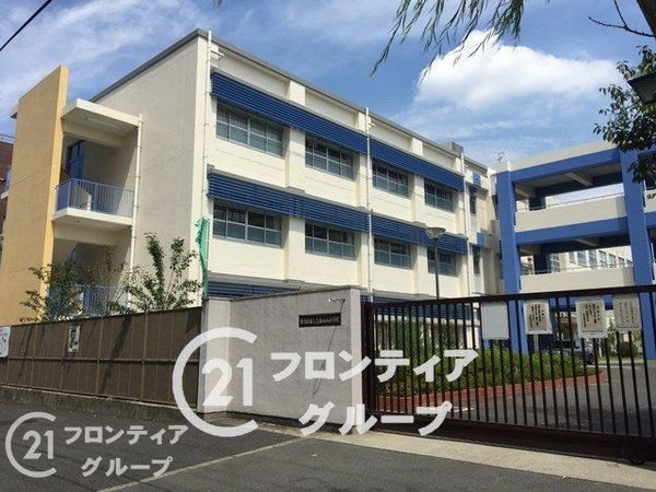 東大阪市高井田中３丁目の中古一戸建て(東大阪市立高井田西小学校)
