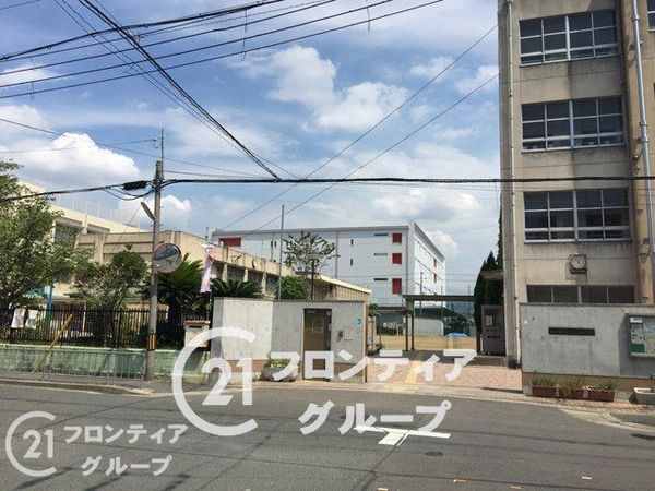 東大阪市高井田中３丁目の中古一戸建て(東大阪市立高井田中学校)