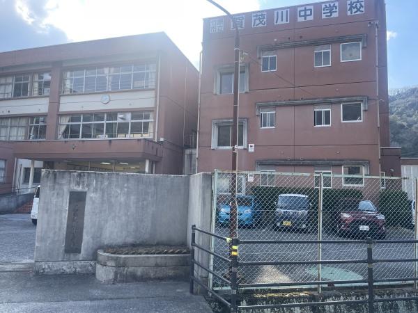 竹原市新庄町の中古一戸建て(竹原市立賀茂川中学校)
